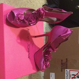 Betty Johnson hot pink pumps